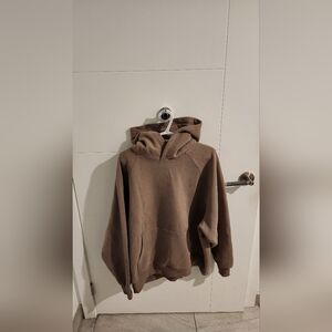 aritzia raglan mega fitt hoodie